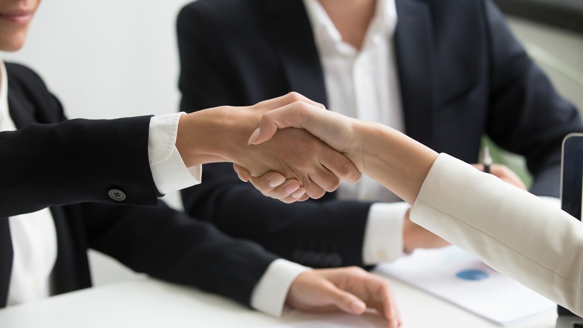 M&A仲介とは？業務内容・手数料・FAとの違いを解説｜M&A Times
